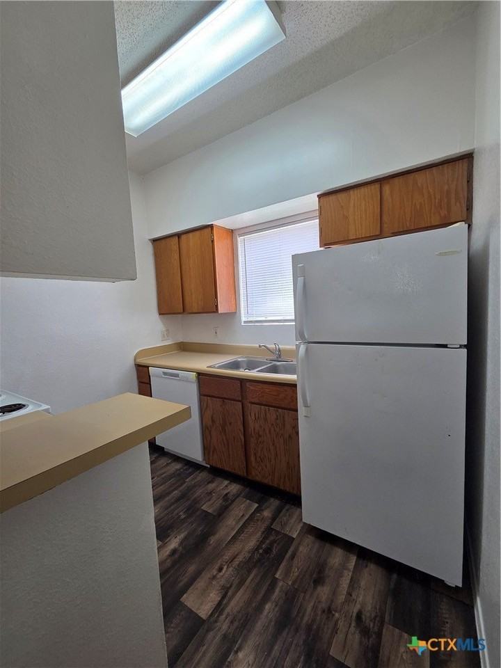 2411 W Slaughter Ln - Photo 6 of 15