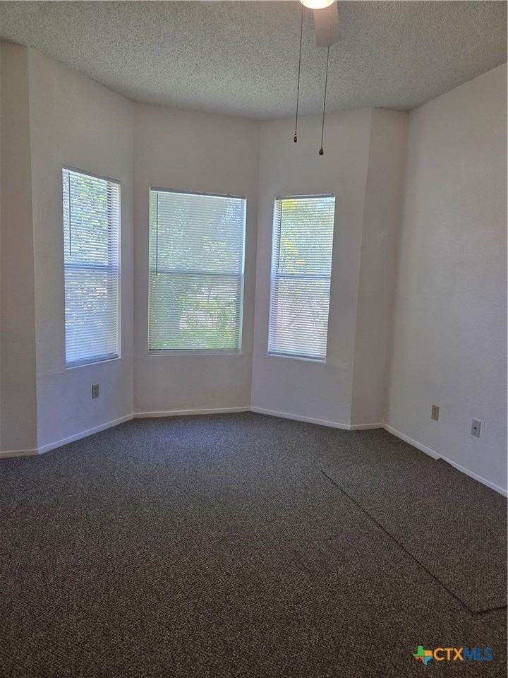 2411 W Slaughter Ln - Photo 7 of 15
