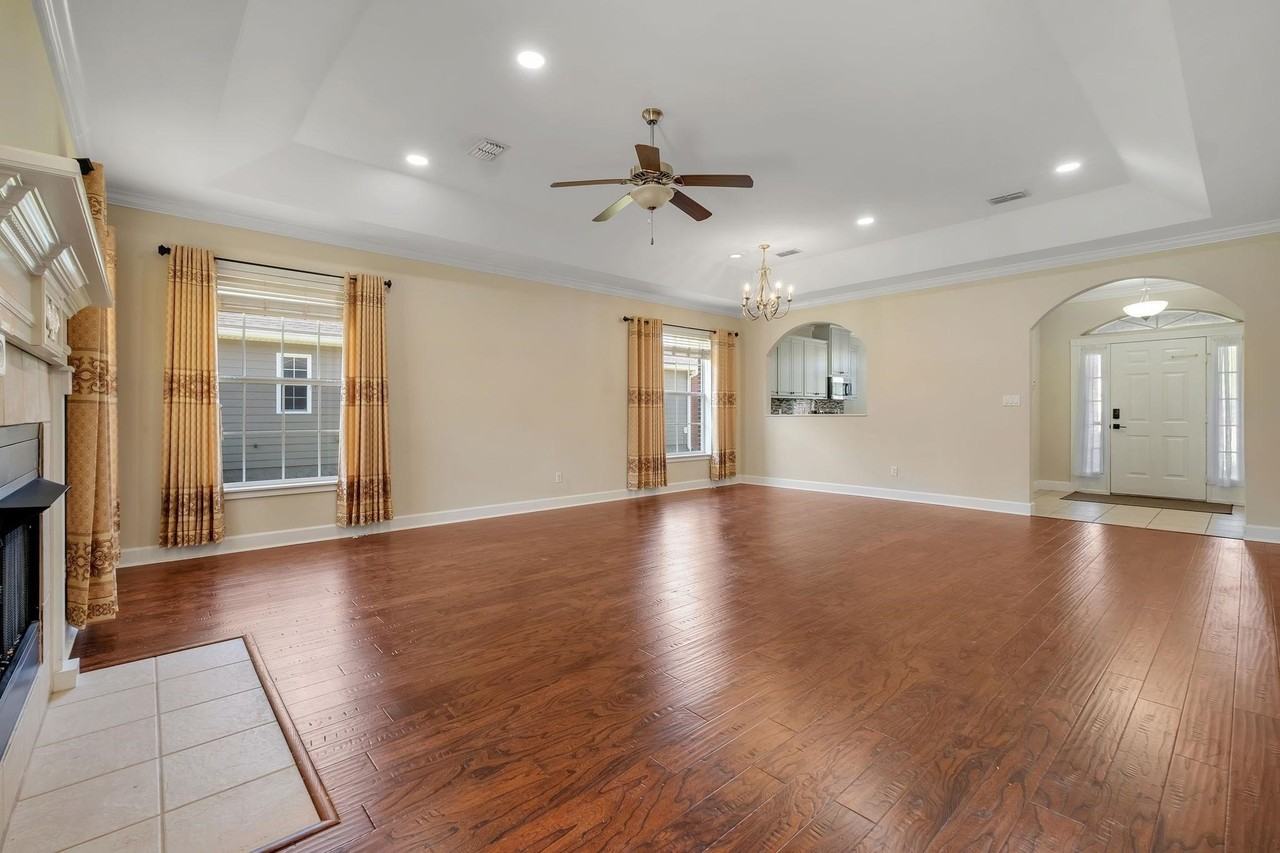 7056 Sawley Ln - Photo 5 of 24