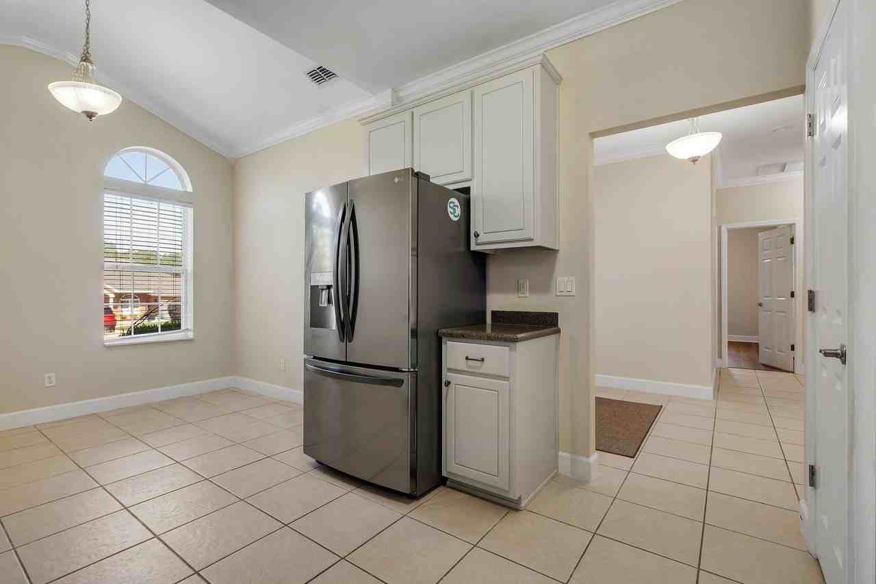 7056 Sawley Ln - Photo 7 of 24