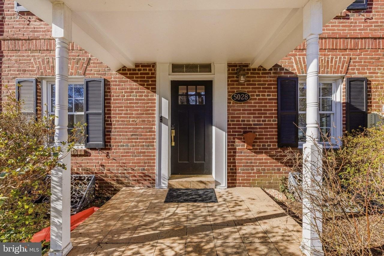 5028 Massachusetts Ave Nw - Photo 4 of 40