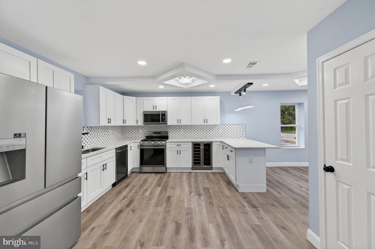 5306 Ethelbert Ave - Photo 5 of 41