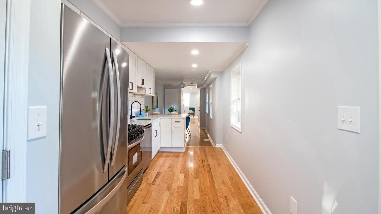 304 S Wolfe St - Photo 7 of 27