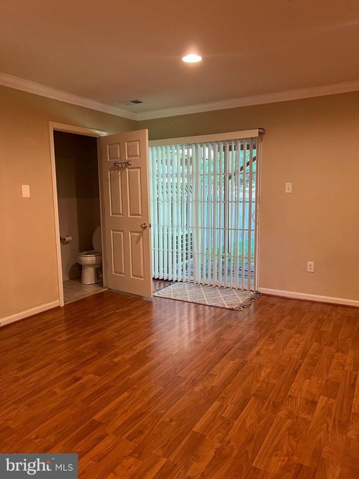 1606 Trestle St - Photo 6 of 20
