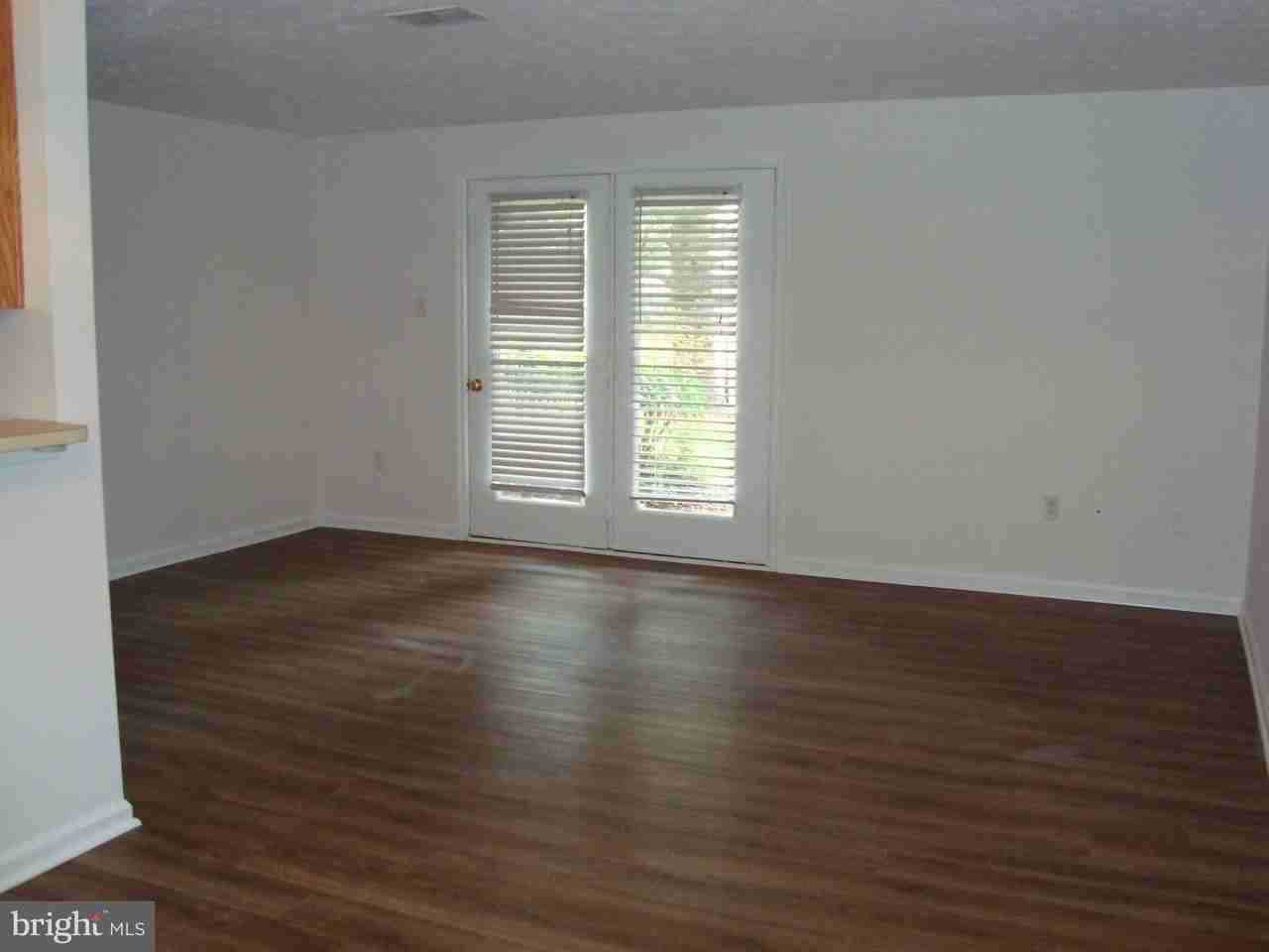 18704 Caledonia Ct #B - Photo 5 of 21