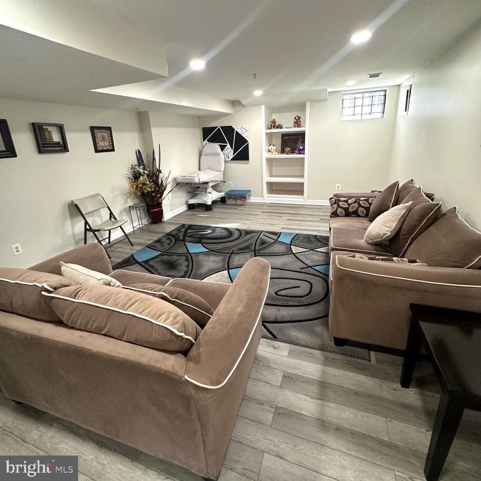 7605 Quicksilver Ct - Photo 6 of 23