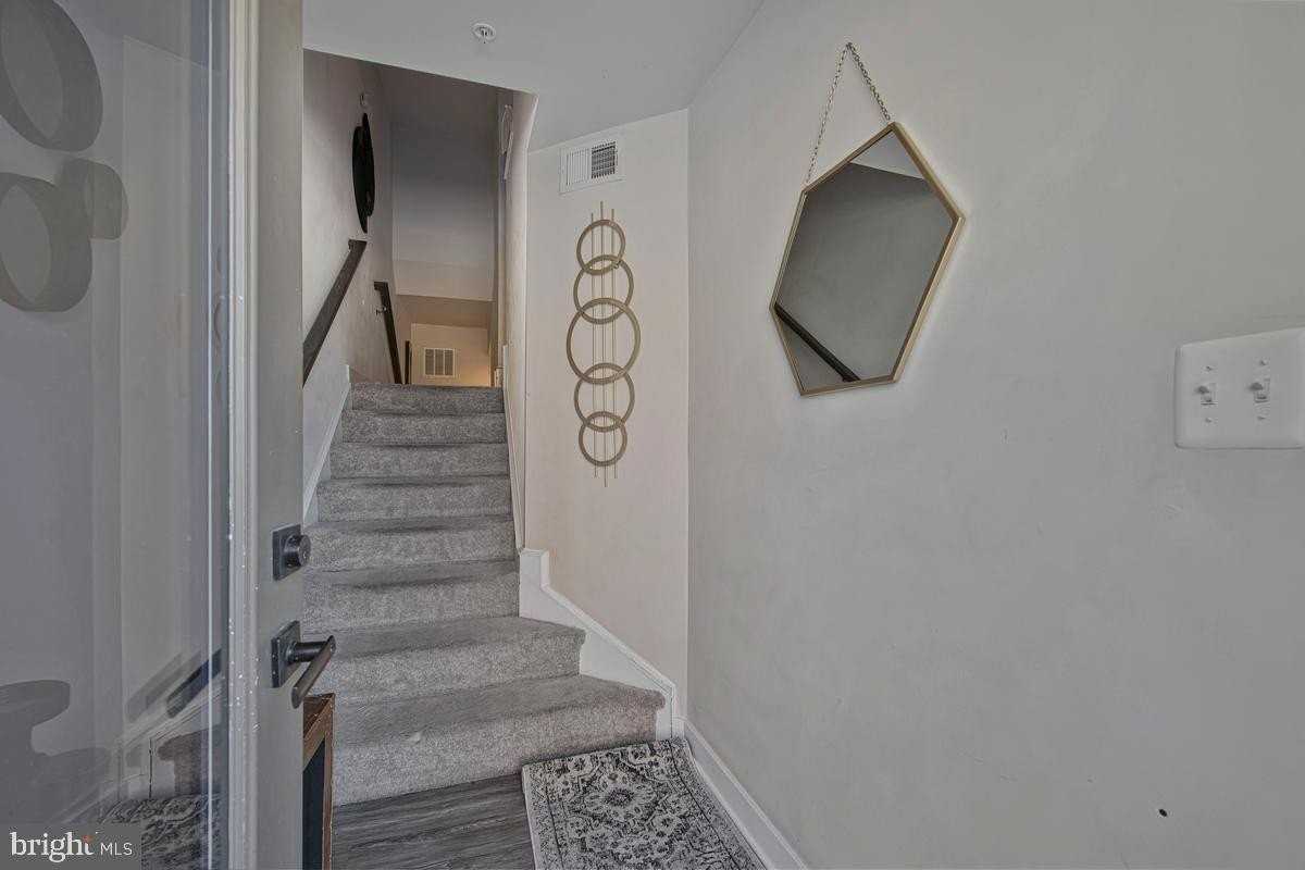 4748 Towne Park Rd - Photo 4 of 40