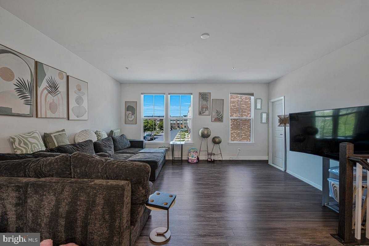 4748 Towne Park Rd - Photo 6 of 40
