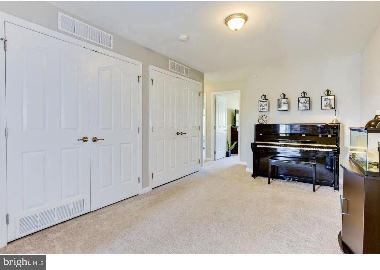 319 Kramer Ct - Photo 5 of 9