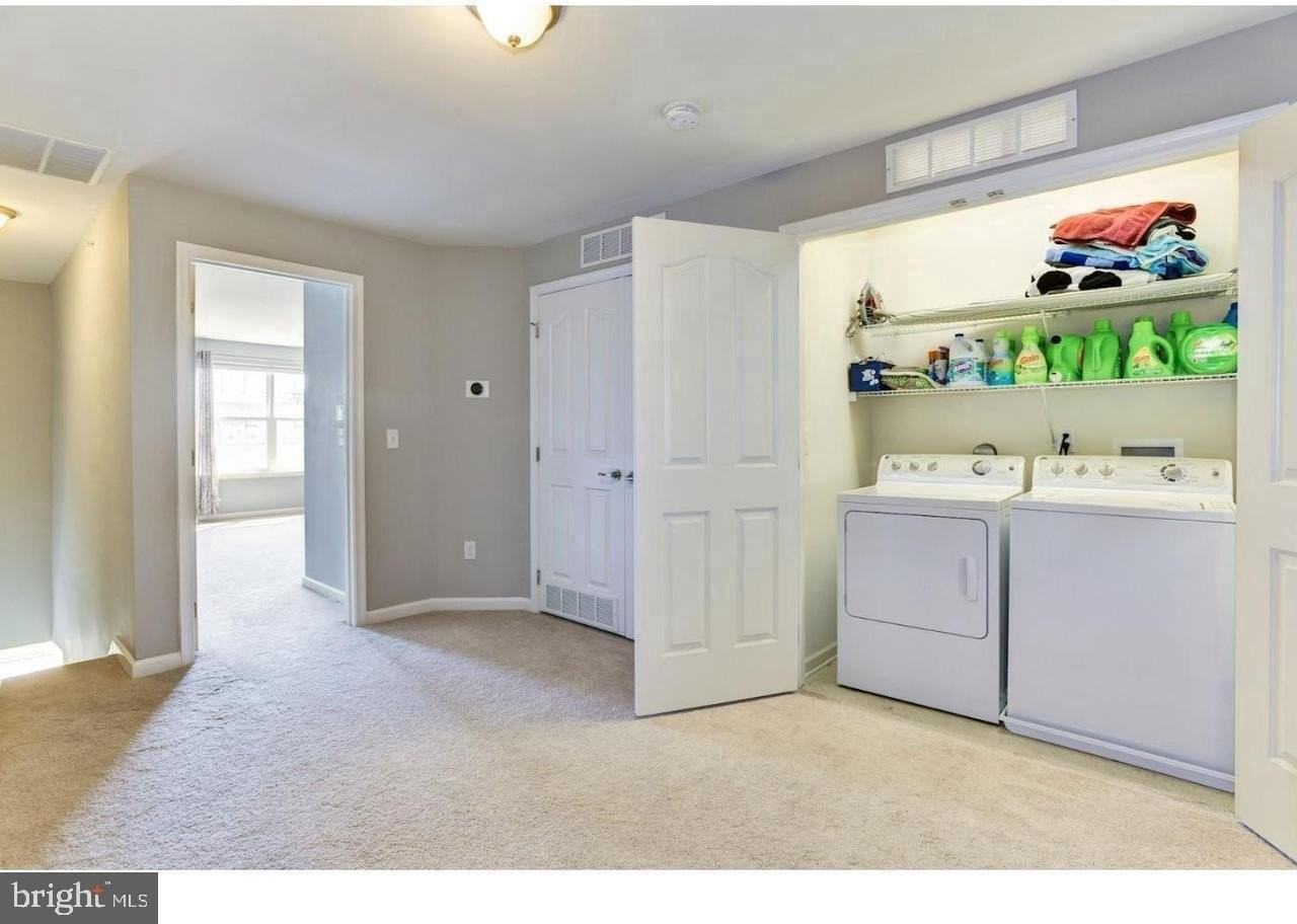 319 Kramer Ct - Photo 6 of 9