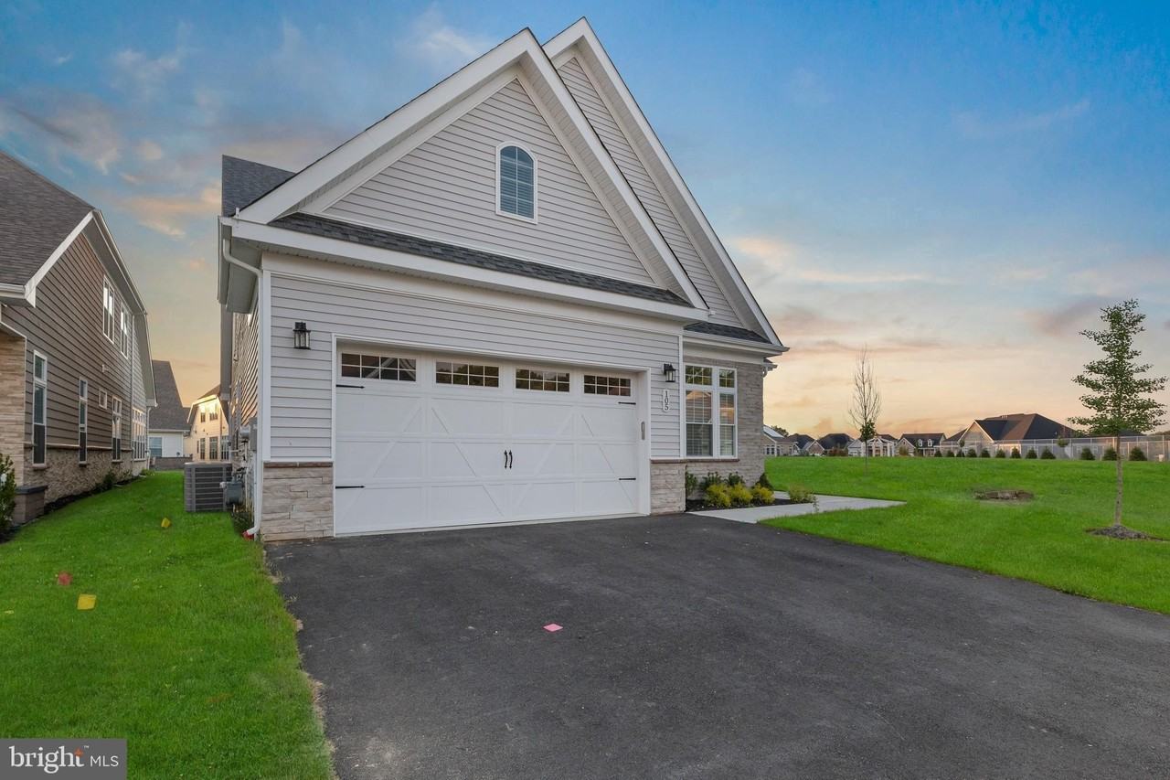 105 Samjan Cir - Photo 4 of 44