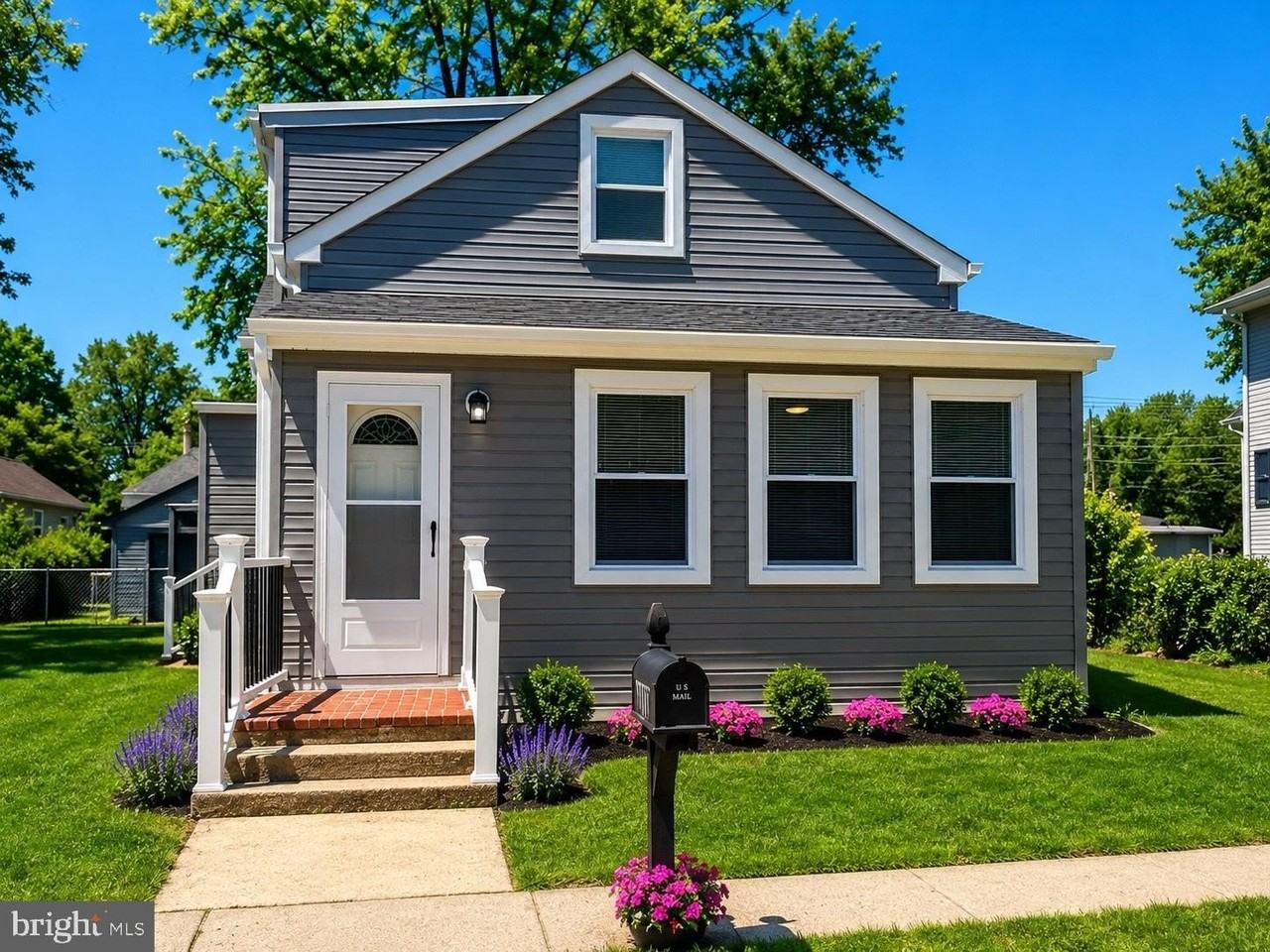 383 Johnson Ave - Photo 2 of 29