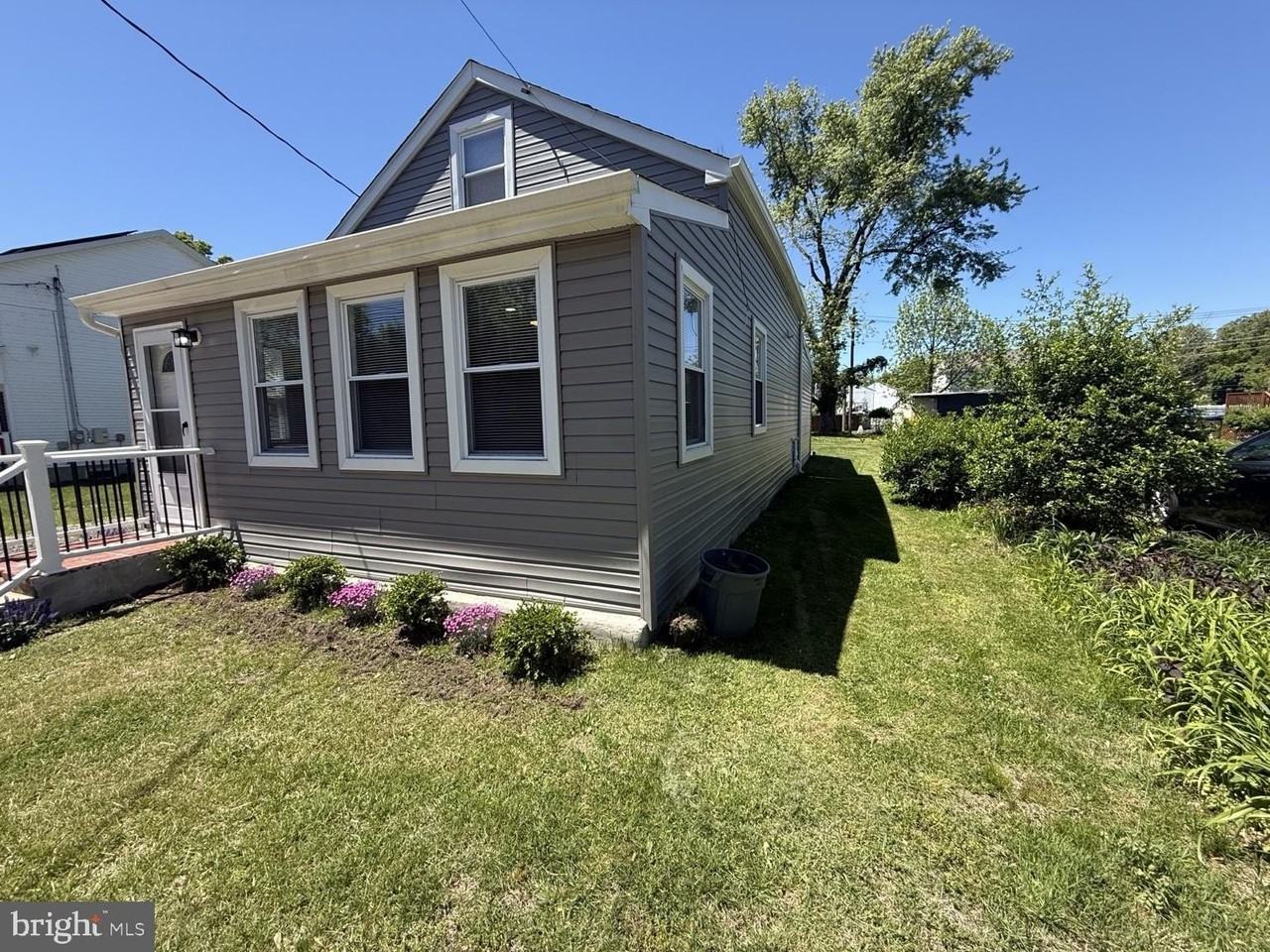 383 Johnson Ave - Photo 6 of 29