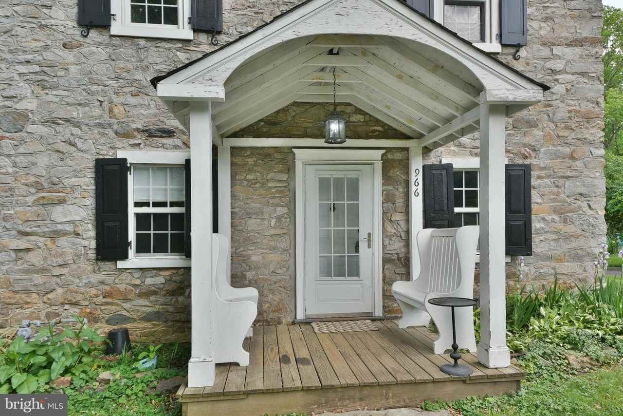966 Paige Ct - Photo 6 of 50