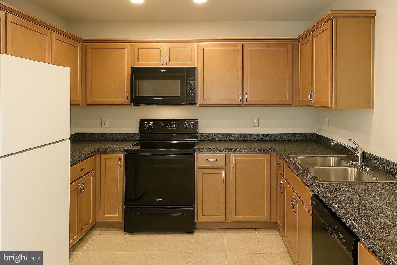 523 Cambridge Ln - Photo 5 of 19