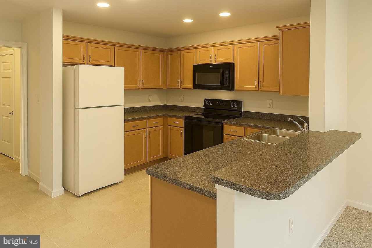 523 Cambridge Ln - Photo 6 of 19