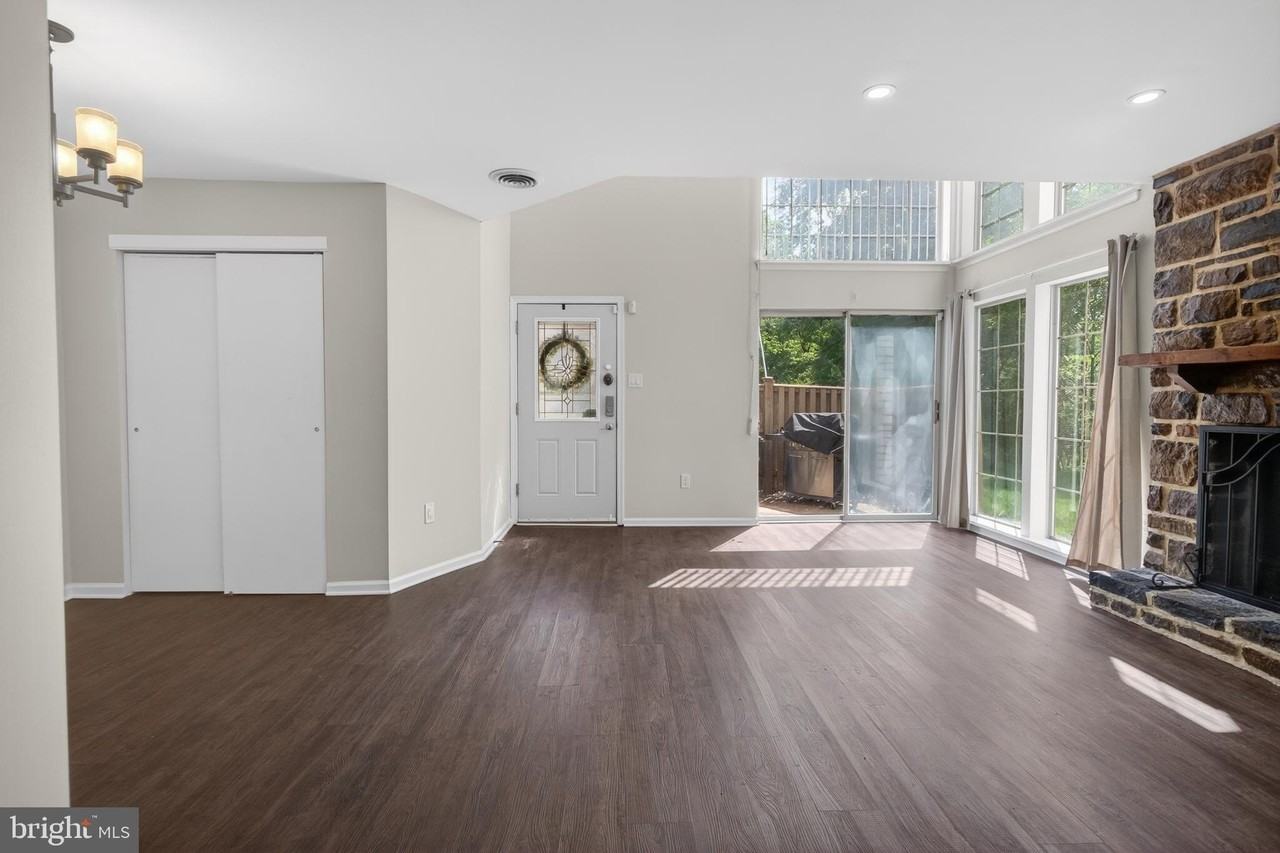 31 Brookside Ct - Photo 3 of 24
