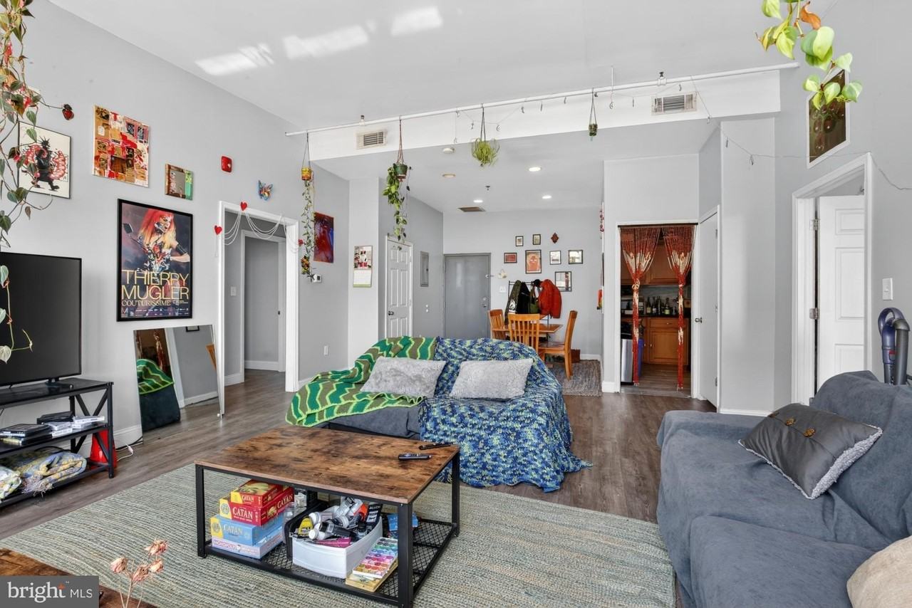 301 Spring Garden St #4B - Photo 5 of 26