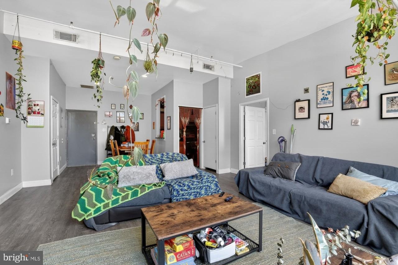 301 Spring Garden St #4B - Photo 6 of 26