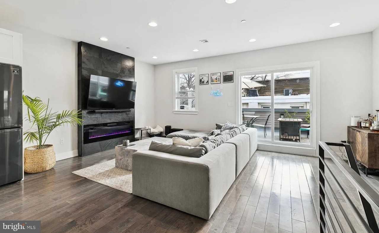 2813 Tilton St - Photo 3 of 33