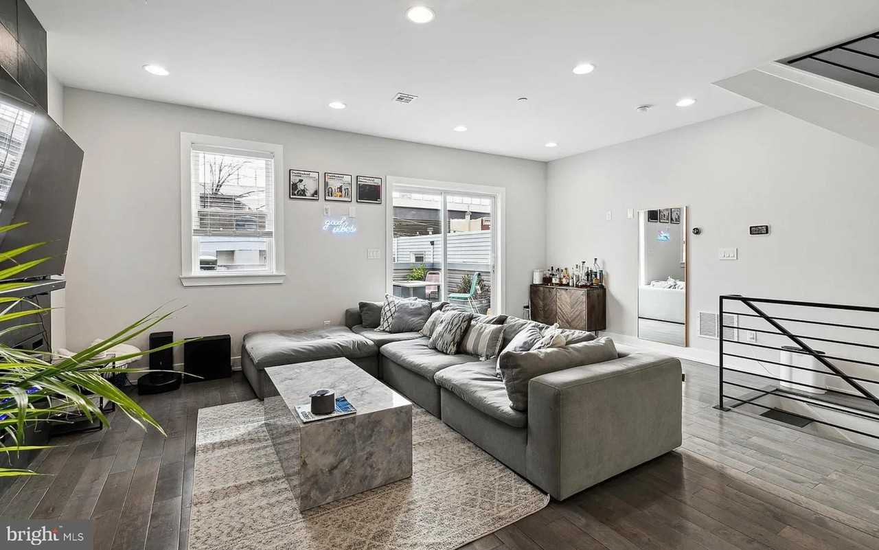 2813 Tilton St - Photo 4 of 33