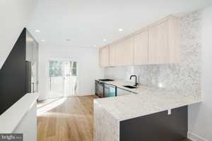 featured image of 1532 Catharine St