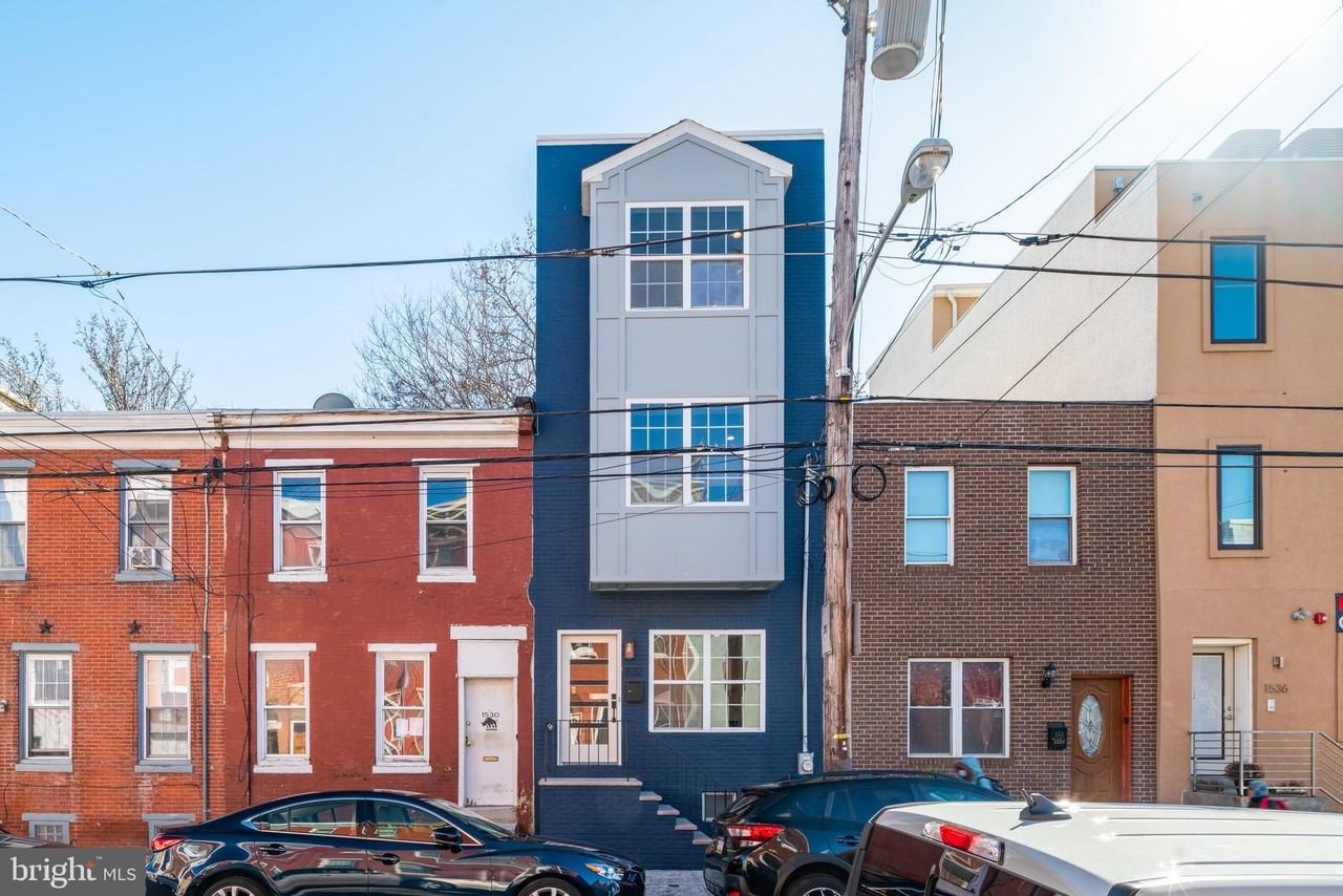1532 Catharine St - Photo 4 of 22