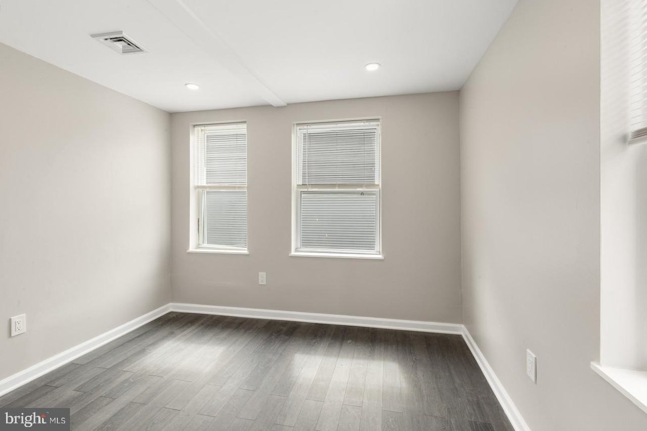 1720 Wylie St #2 - Photo 6 of 17