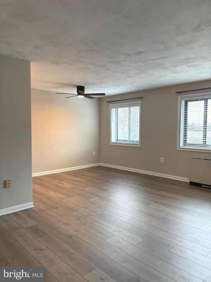 1200 S Arlington Ridge Rd #605 - Photo 4 of 23