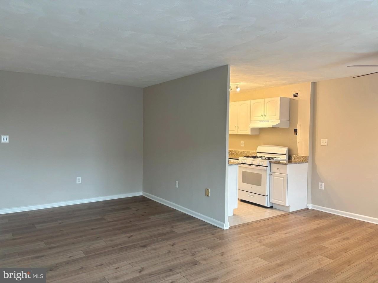1200 S Arlington Ridge Rd #605 - Photo 5 of 23