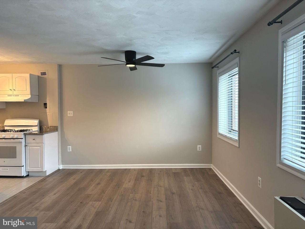 1200 S Arlington Ridge Rd #605 - Photo 6 of 23