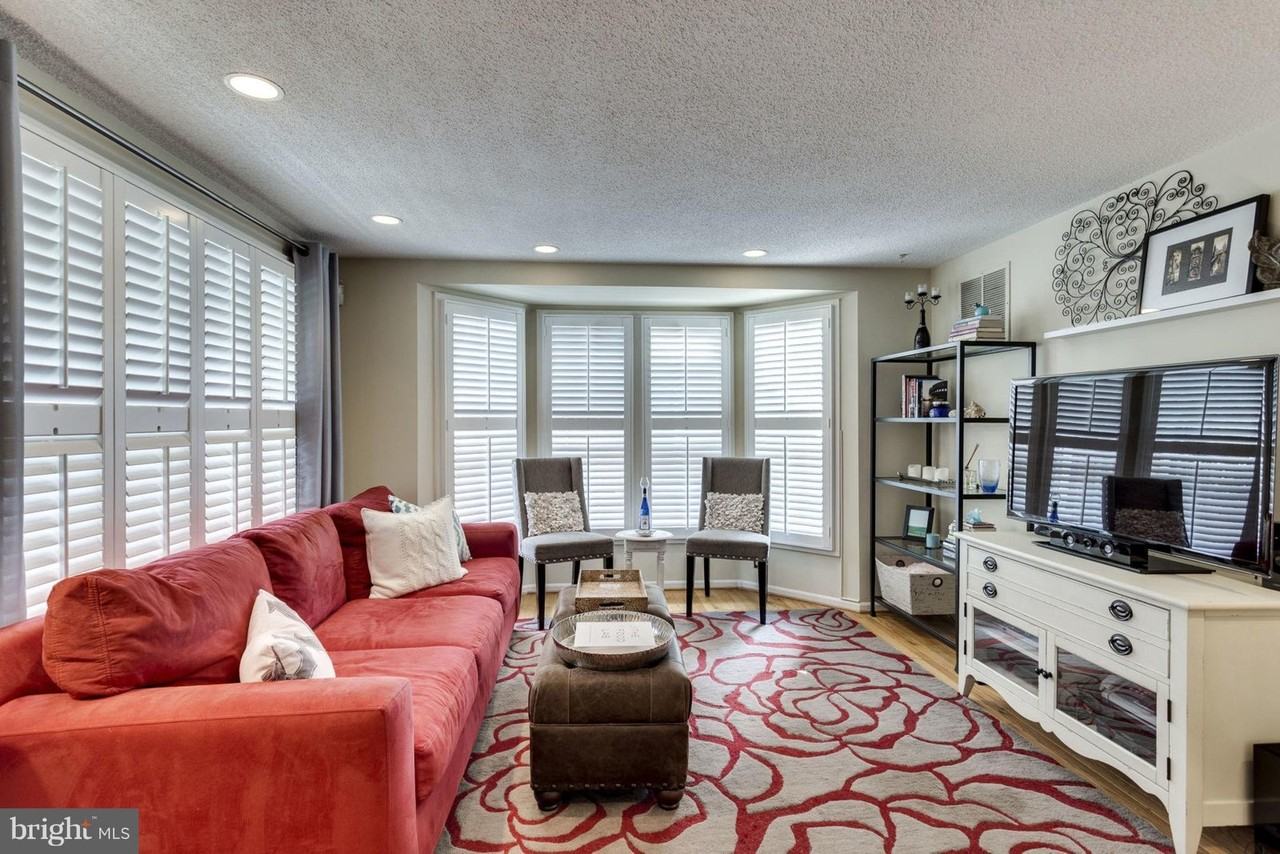 299 E Raymond Ave - Photo 4 of 30
