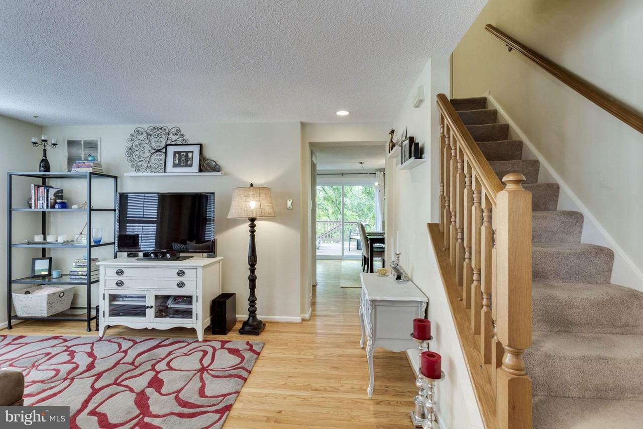 299 E Raymond Ave - Photo 5 of 30