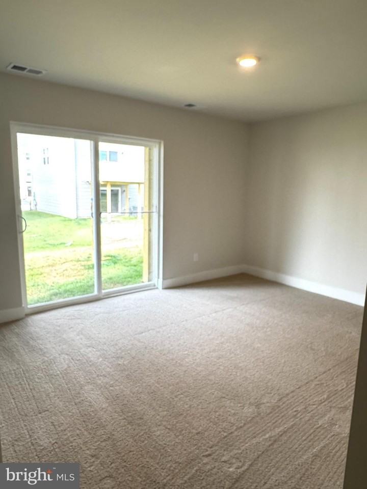 123 LAKOTA Street - Photo 7 of 31