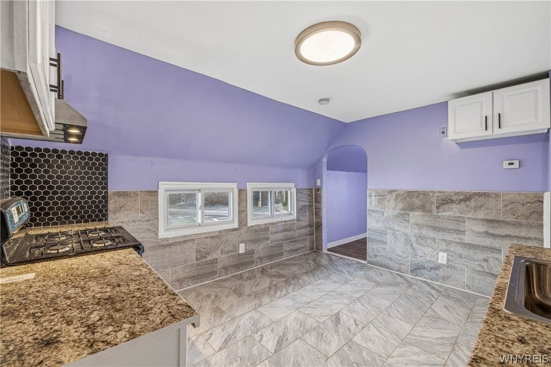 25 Parkridge Ave - Photo 4 of 20