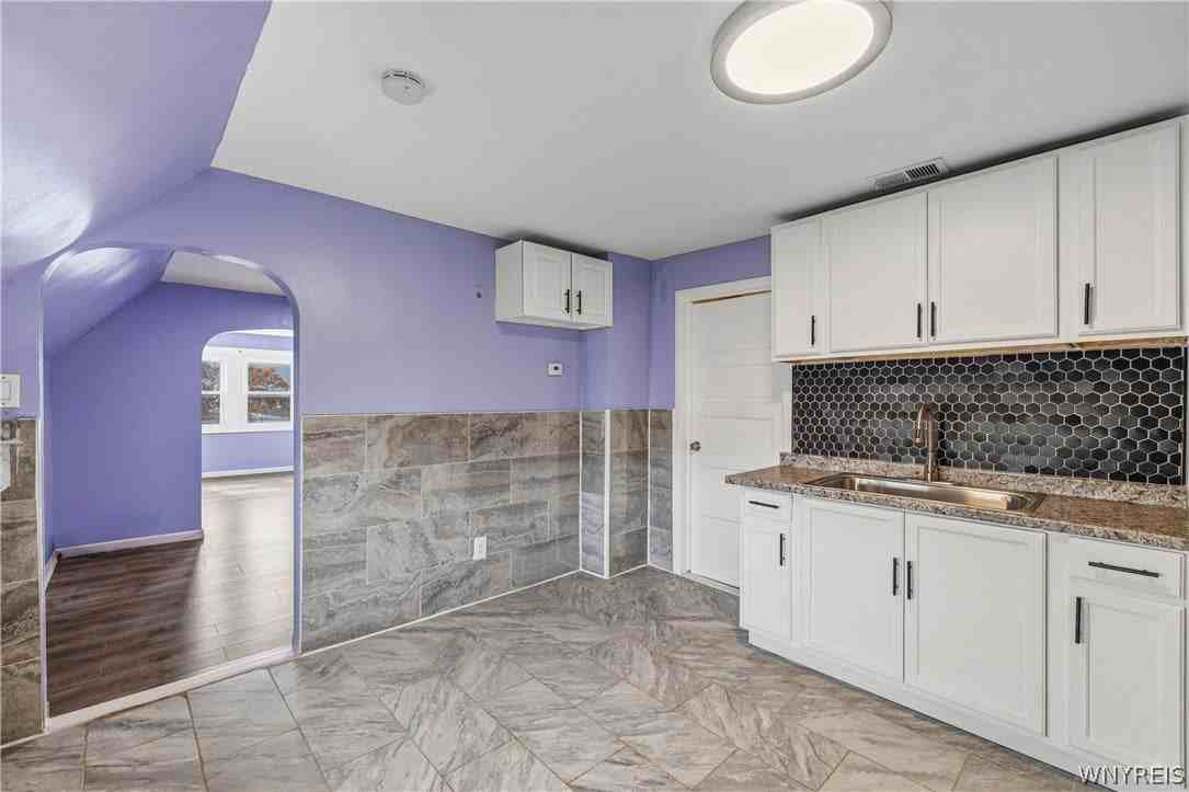 25 Parkridge Ave - Photo 6 of 20