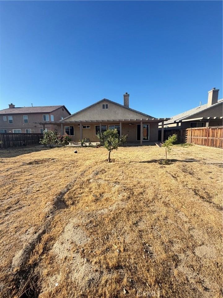 15940 Greyrock St - Photo 2 of 8