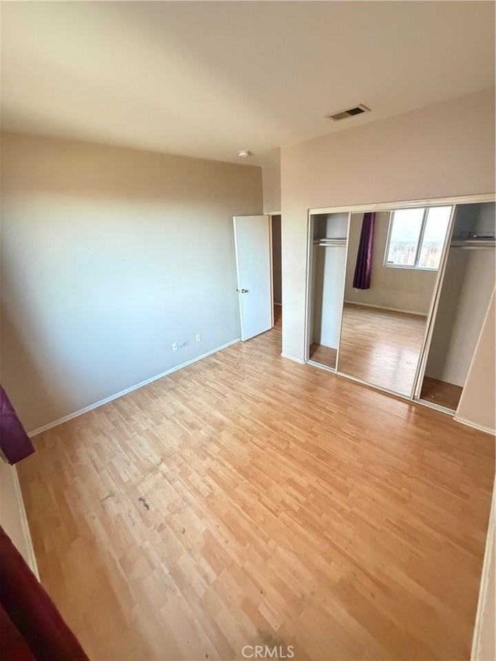 15940 Greyrock St - Photo 4 of 8