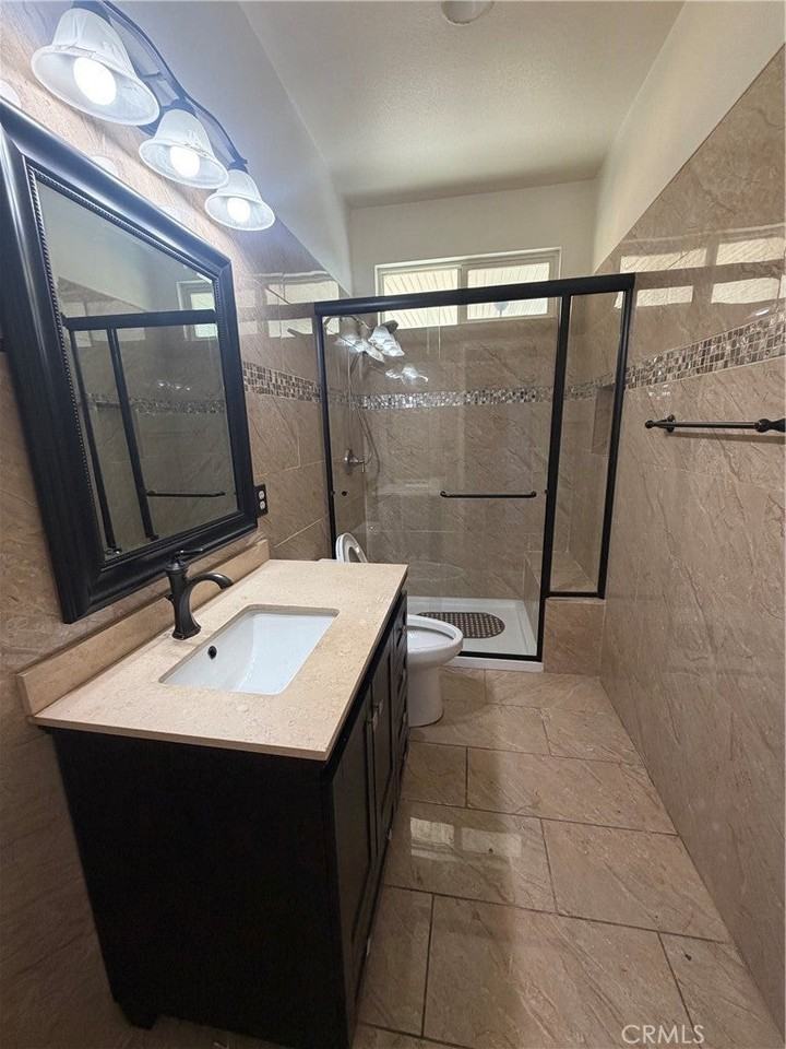 15940 Greyrock St - Photo 5 of 8