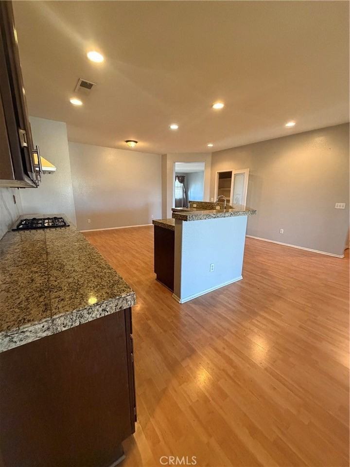 15940 Greyrock St - Photo 6 of 8