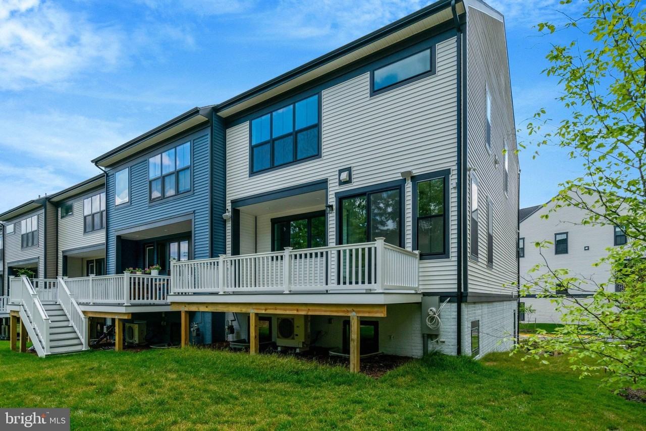 9418 Dandelion Dr - Photo 4 of 50