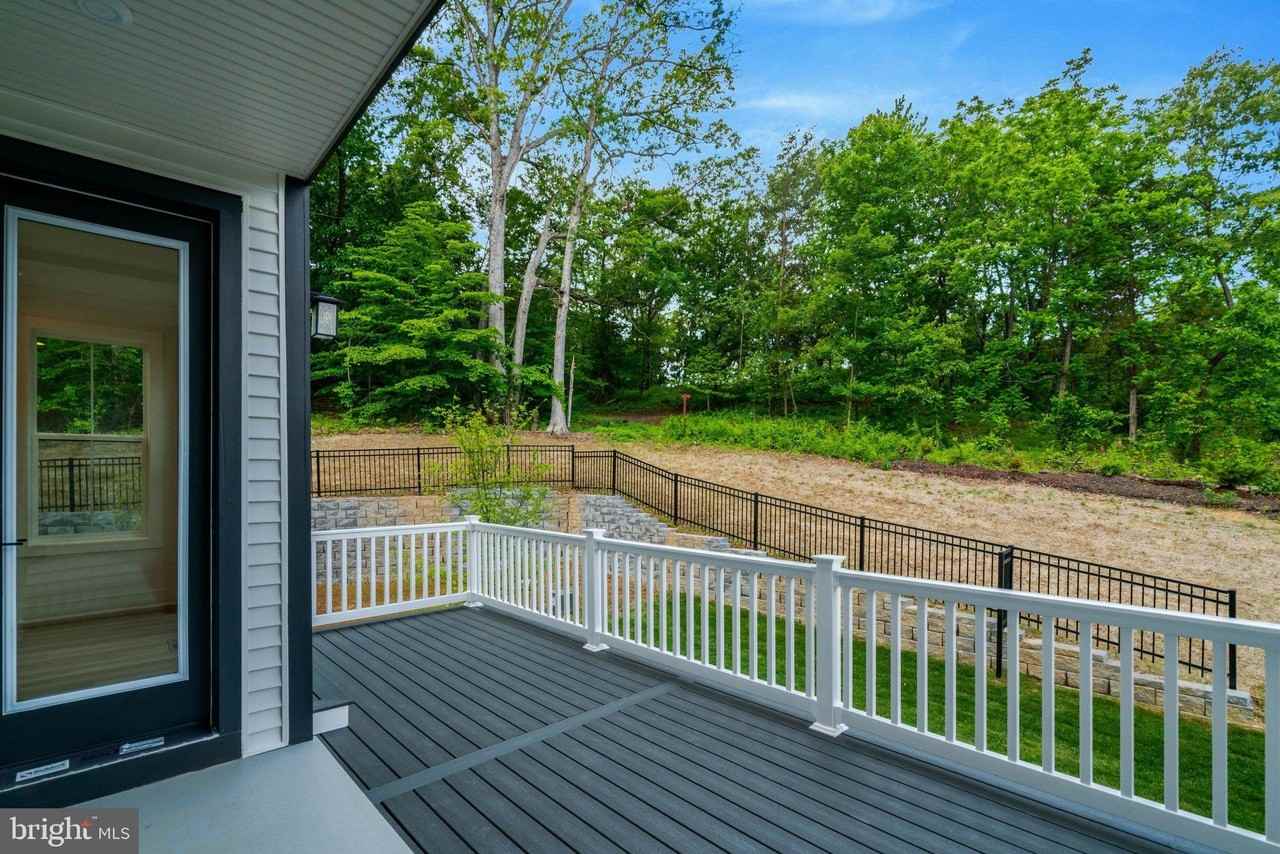 9418 Dandelion Dr - Photo 7 of 50