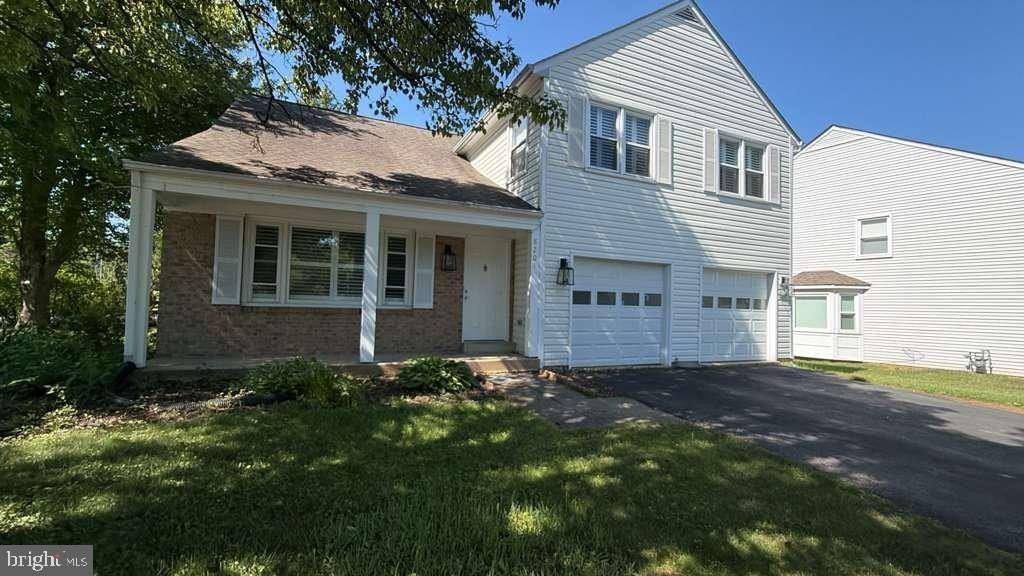 8201 Bell Ln - Photo 2 of 11
