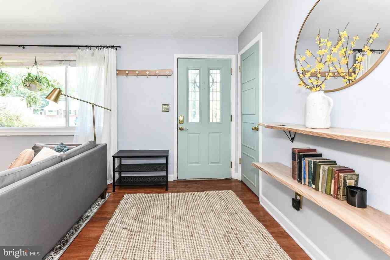 2501 Phillips Dr - Photo 3 of 47