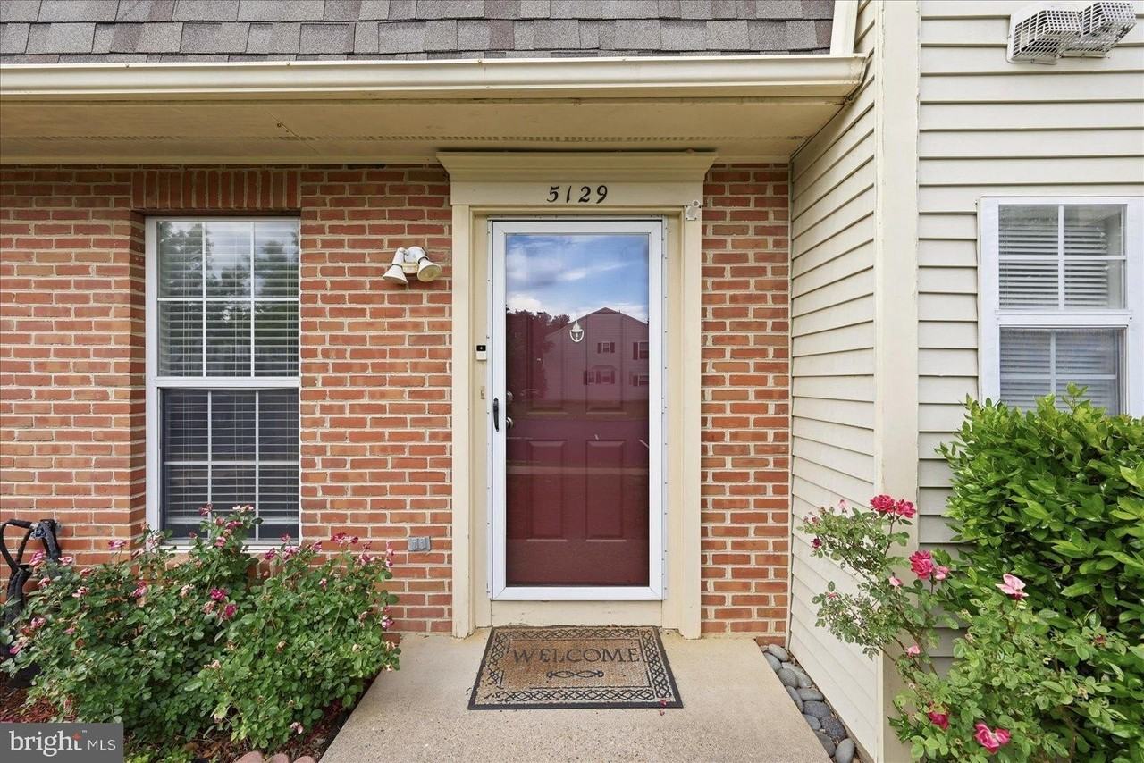 5129 Dominion Dr - Photo 2 of 17