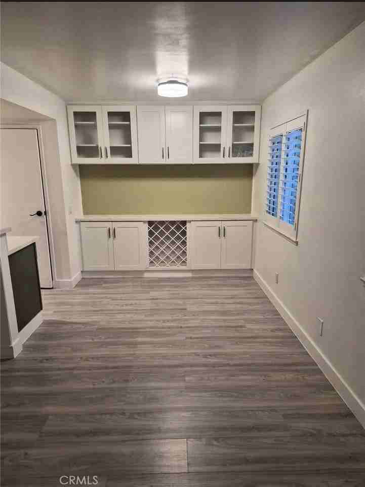 1301 W 8th St - Photo 2 of 14