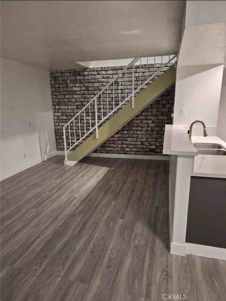 1301 W 8th St - Photo 3 of 14