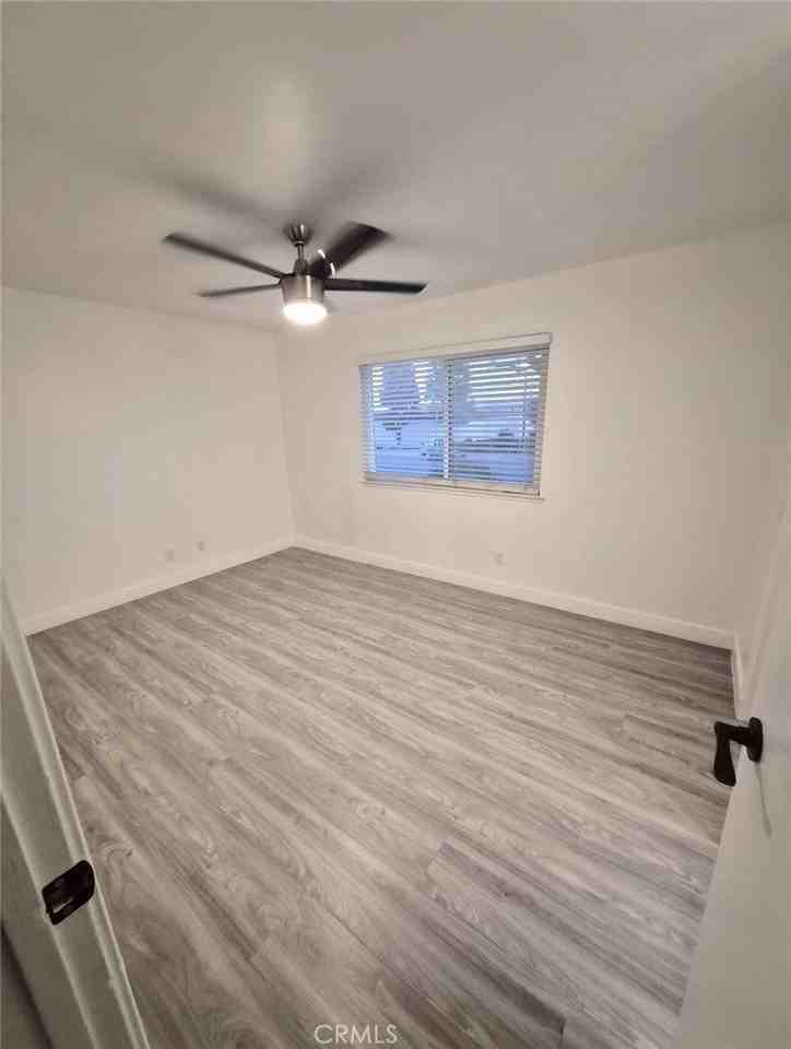 1301 W 8th St - Photo 6 of 14