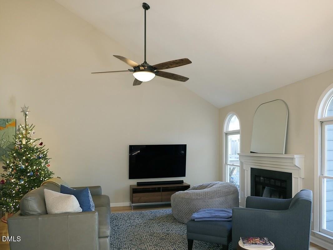 108 Channing Ln - Photo 3 of 24