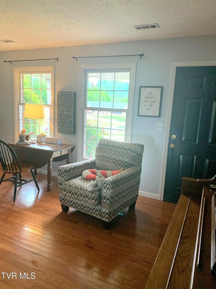 541 N Holston River Dr - Photo 3 of 11
